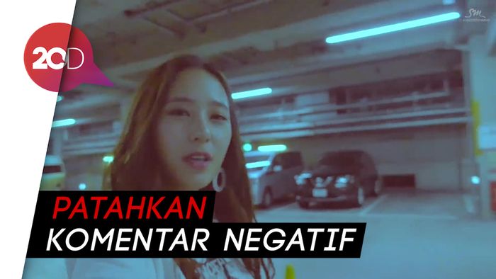 Krystal f(x) Dikabarkan Berada di Rumah Duka Sulli Selama 3 Hari