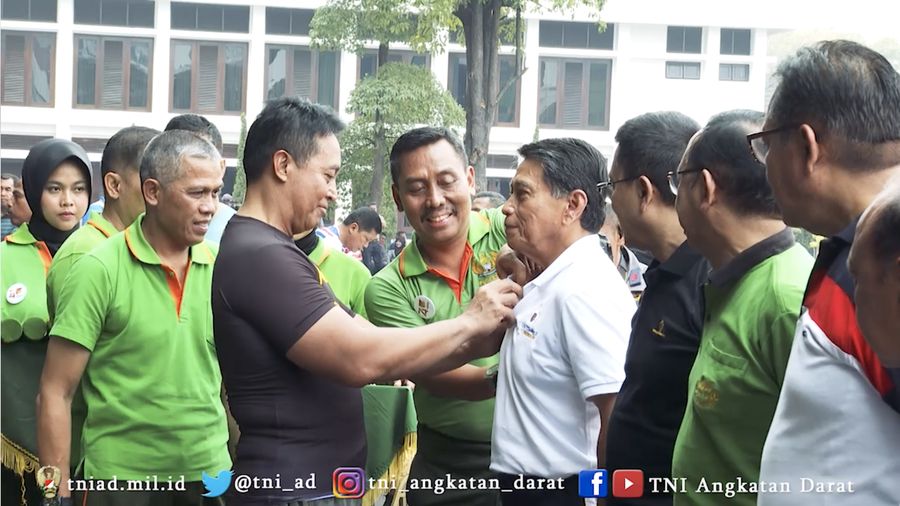 HUT ke-74 Kesehatan, KSAD Beri Penghargaan Prajurit Kesehatan