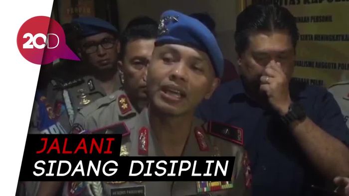 Ternyata Ini Alasan 6 Polisi Bawa Senpi saat Amankan Demo di Kendari