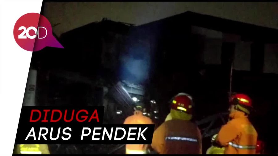 Bengkel Mobil di Pasar Minggu Terbakar