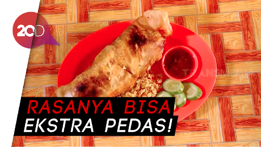 Sanggup Habisin Lumpia 30 Cm Ini?