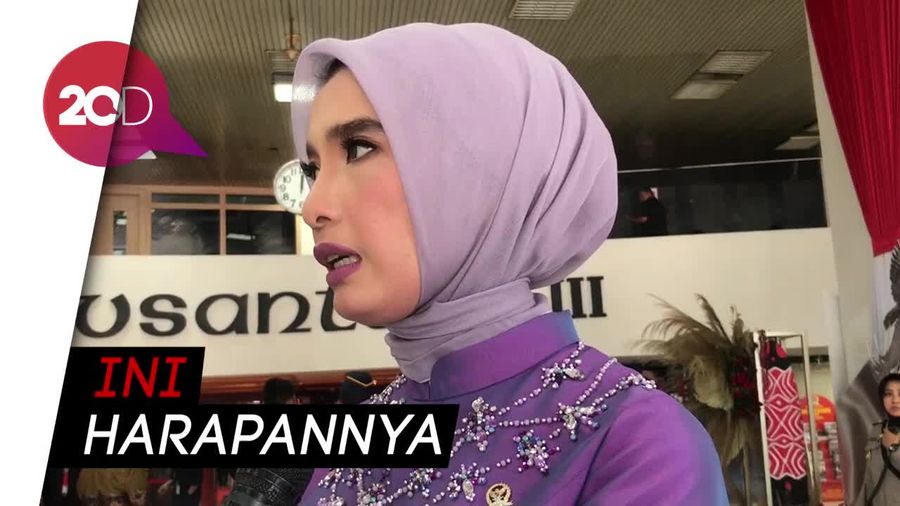 Serba Ungu, Arzeti Bilbina Hadiri Pelantikan Presiden