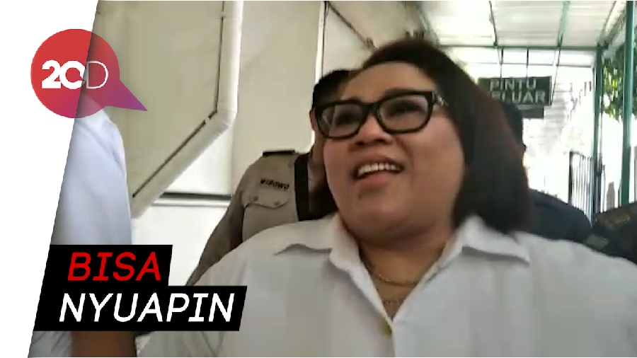 Bahagianya Nunung Bisa Gendong Cucu Sebelum Jalani Sidang