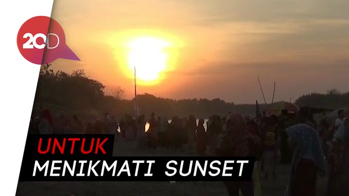 Bengawan Solo yang Mengering Jadi Objek Wisata Dadakan