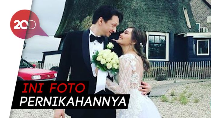 Selamat! Rina Nose dan Josscy Resmi Menikah