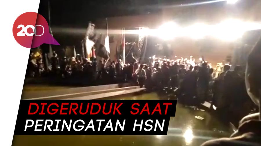 Tablig Akbar Gus Miftah Digeruduk Massa Saat Peringatan Hari Santri