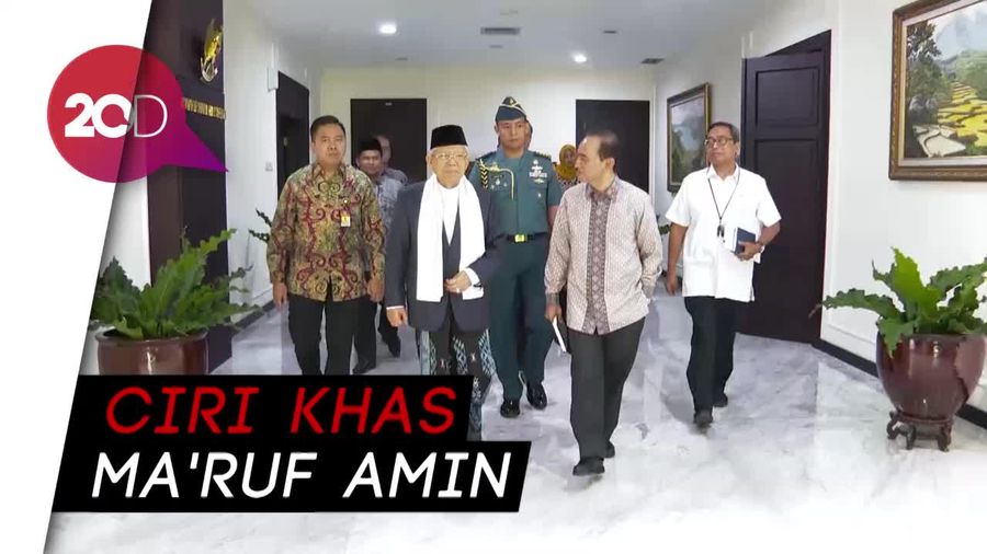 Gaya Sarungan Maruf Amin di Sidang Kabinet Perdana