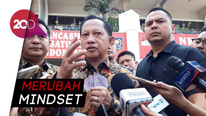 Hari Pertama Kerja, Tito Akan Ubah Budaya Feodal di Kemendagri