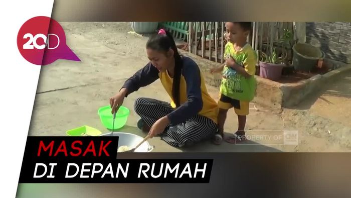 Cuaca Panas Ekstrem, Ibu di Bekasi Ini Ngaku Sukses Masak Tanpa Api