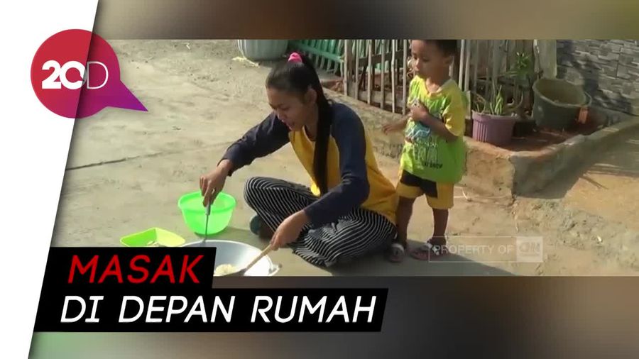 Cuaca Panas Ekstrem, Ibu di Bekasi Ini Ngaku Sukses Masak Tanpa Api