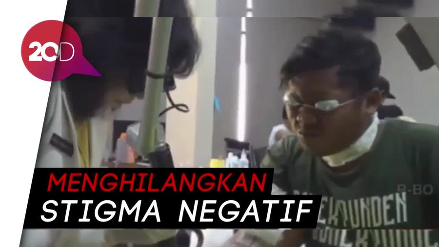 Bonek Hijrah, Pendukung Persebaya Hapus Tato