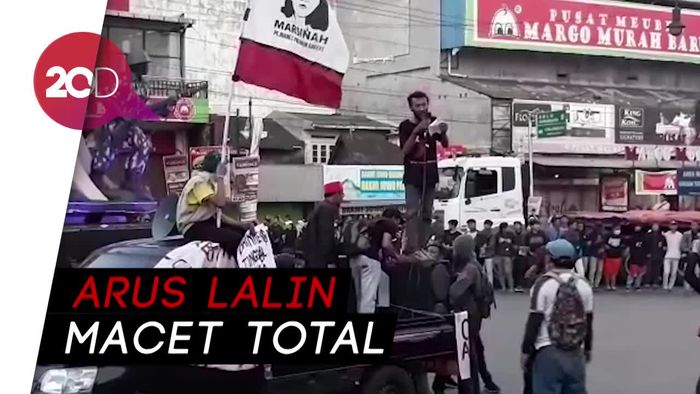 Momen Massa Aksi #SoloBergerak Blokade Jalan Solo-Yogya-Semarang