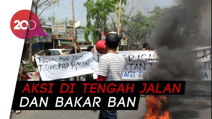 Adu Mulut Warga-Mahasiswa di Makassar Karena Aksi Bikin Macet