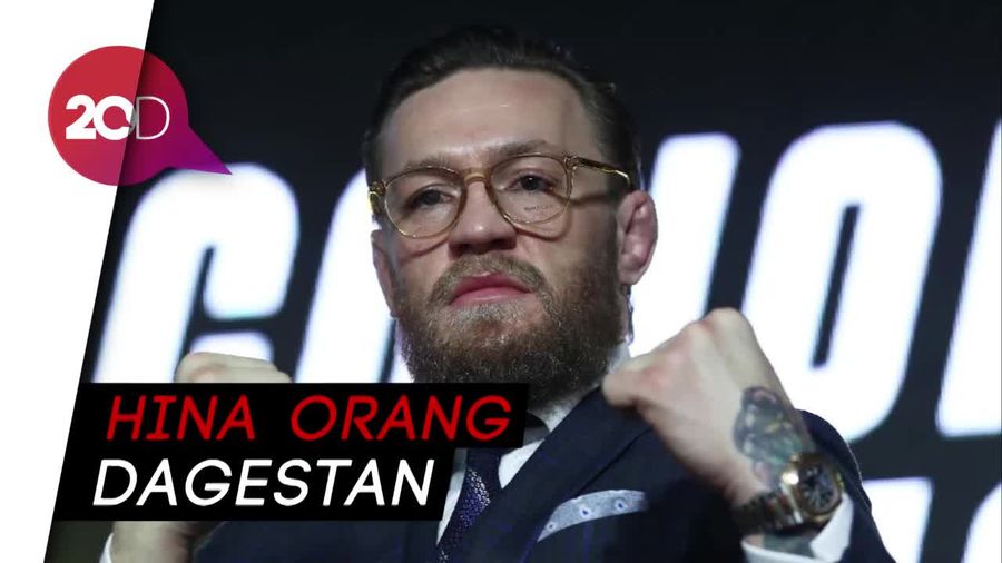 McGregor Dilempar Botol di Moskow
