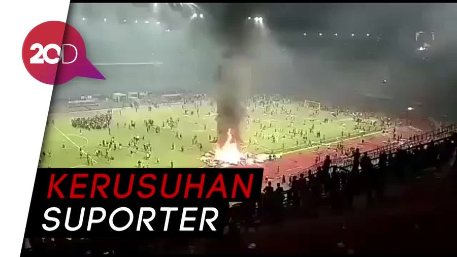 Persebaya Kalah, Suporter Bakar Papan Reklame