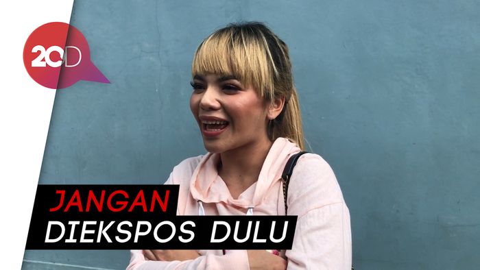 Dinar Candy Ditegur Gara-gara Ungkap Kedekatan dengan Polisi