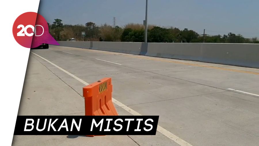 Hi... Water Barrier Tol Pandaan Gerak Sendiri, Ini Kata Pengelola