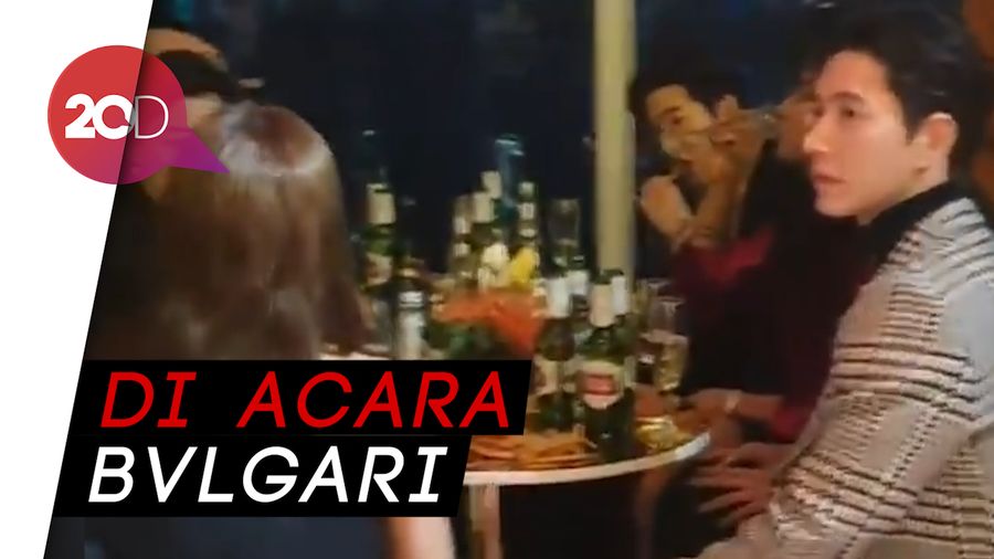 Suho EXO-Lisa BLACKPINK Satu Meja, Penggemar Heboh