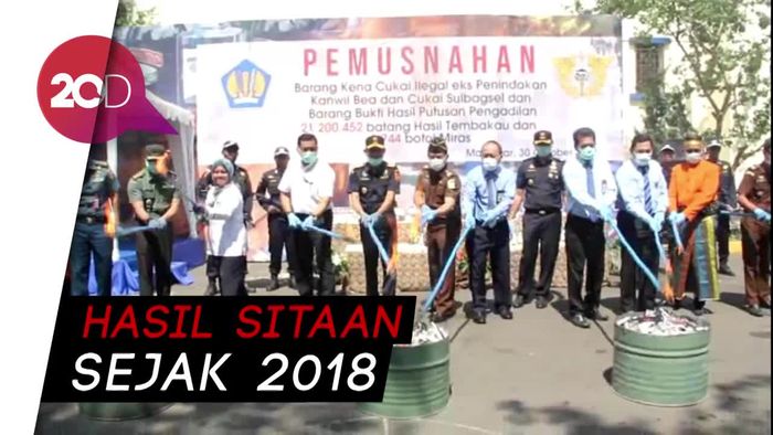 Bea-Cukai Bakar Habis Rokok dan Miras Ilegal Rp 12 Miliar di Makassar