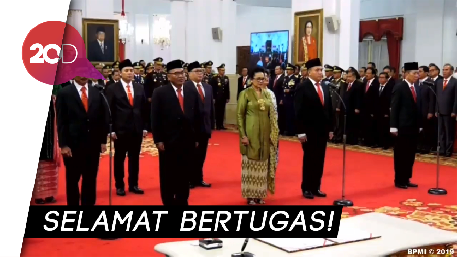 Jokowi Lantik 9 Komisioner Komisi Kejaksaan di Istana
