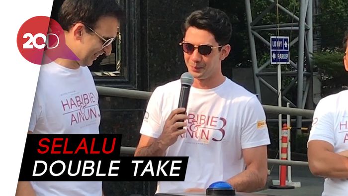 Reza Rahadian Ungkap Sulitnya Jadi Habibie Muda di Habibie & Ainun 3
