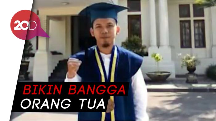 Cerita Reza, Anak Sopir yang Lulus Cumlaude dari ITB