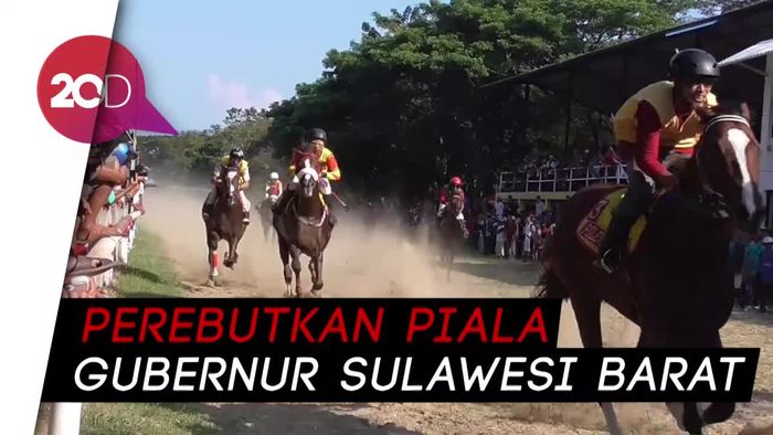 Meriahnya Pacuan Kuda di Polman, Penonton Sampai Turun ke Arena Trek
