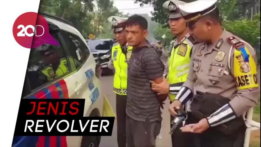 Sopir Truk Bawa Senpi Diamankan
