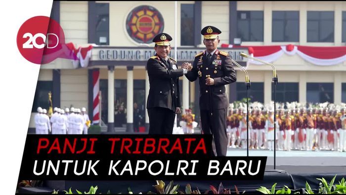 Tito Karnavian Serahkan Panji Tribrata Polri ke Kapolri Idham Azis