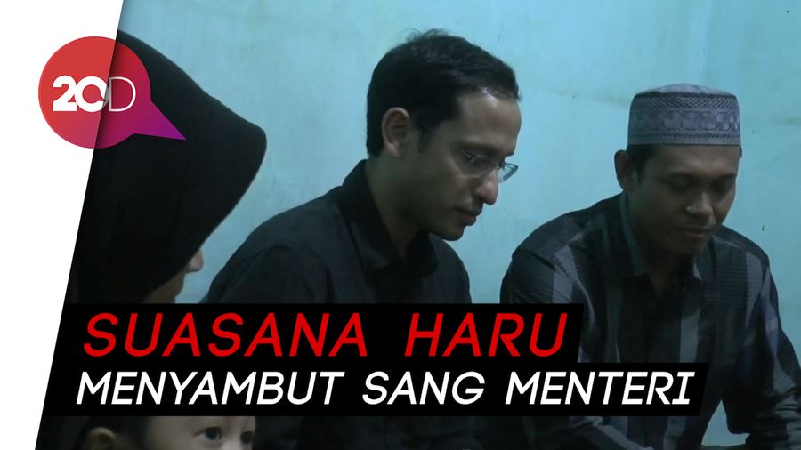 Mendikbud Nadiem Disambut Tangis Keluarga Korban SDN yang Ambruk