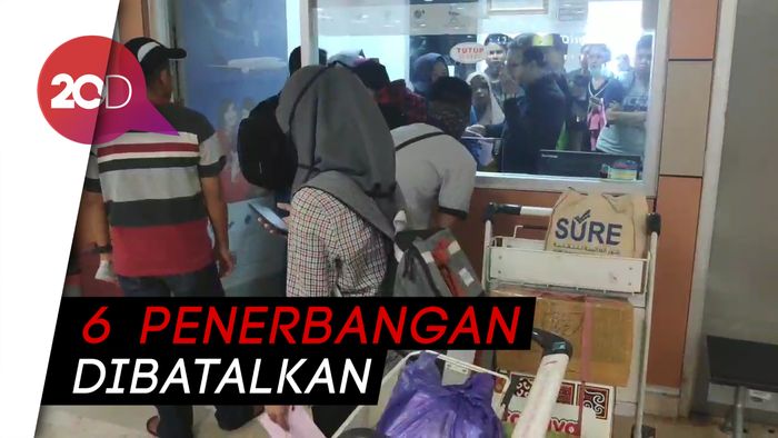 Ratusan Penumpang Sriwijaya Air Telantar di Bandara Hasanuddin