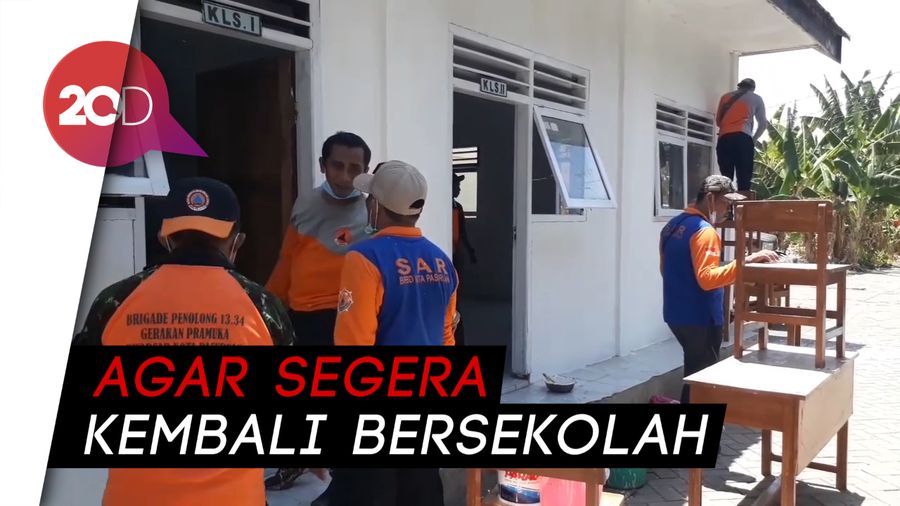 Relawan Ngebut Siapkan Kelas Relokasi Siswa SDN Gentong