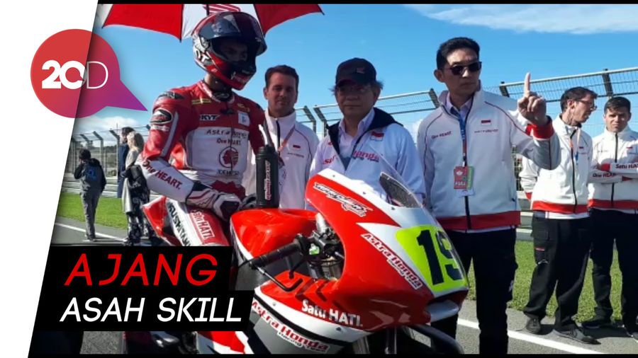 Aksi Pebalap Indonesia di CEV International Championship Valencia