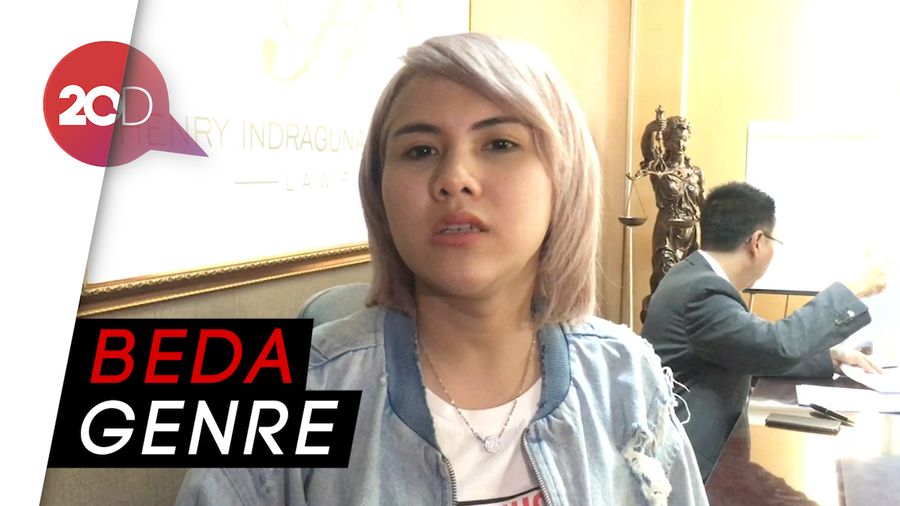 Putus dari Roy Kiyoshi, Evelyn: Aku Musik Dia Mistis