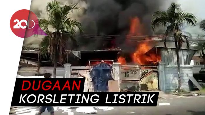Rumah Penyimpanan Alat Dekorasi Pernikahan Terbakar, 1 Orang Tewas