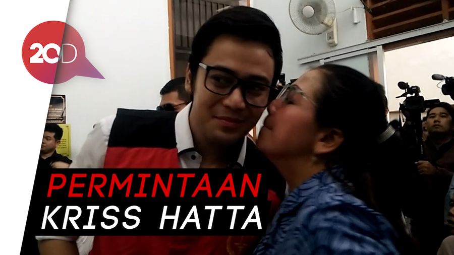 Jelang Sidang Lanjutan, Ibunda Kriss Hatta Bawakan Durian