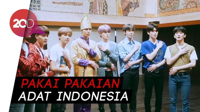 Ketika Boy Group NCT127 Belajar Tari Saman
