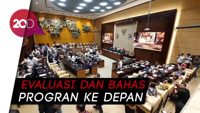 Gelar Rapat Kerja, Menteri PUPR dan Komisi V DPR Bahas Infrastruktur 2020