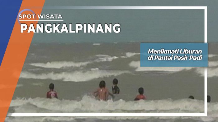 Menikmati Liburan di Pantai Pasir Padi, Pangkalpinang
