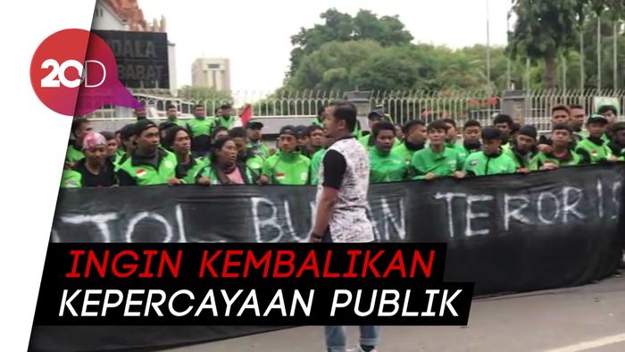 Ratusan Driver Ojol Demo di Makassar, Serukan Ojol Bukan Teroris