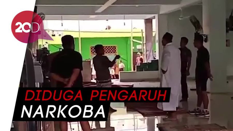 Pria Ini Ngamuk di Masjid Lalu Tusuk Bocah