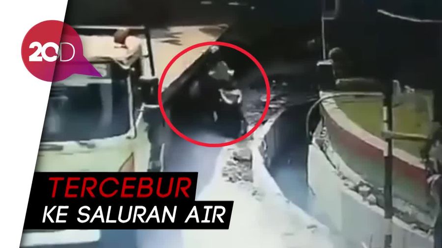Viral Pemotor Terpental Disenggol Truk, Ternyata Wanita Hamil