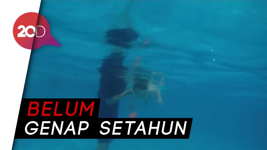 Bayi-bayi di Mesir Diajarkan Berenang dan Menyelam