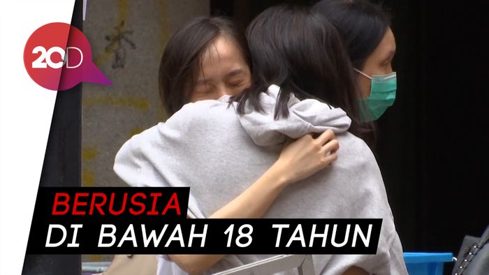 Dikepung Polisi di Kampus, Demonstran Hong Kong Dijemput Ortu