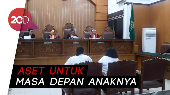 Ditanya Hakim, Nunung Bantah Jual Rumah untuk Biaya Rehabilitasi