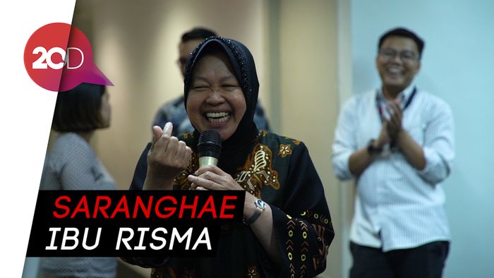 Kejutan detikcom Untuk Bu Risma yang Berulang Tahun