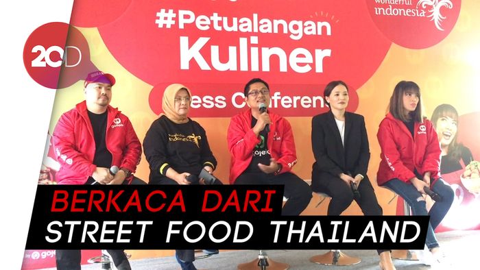 Kemenparekraf Bakal Benahi Kebersihan Jajanan Kaki Lima