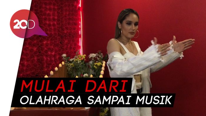 Cinta Laura Ajak Fans Lebih Dekat dengan Kesehariannya
