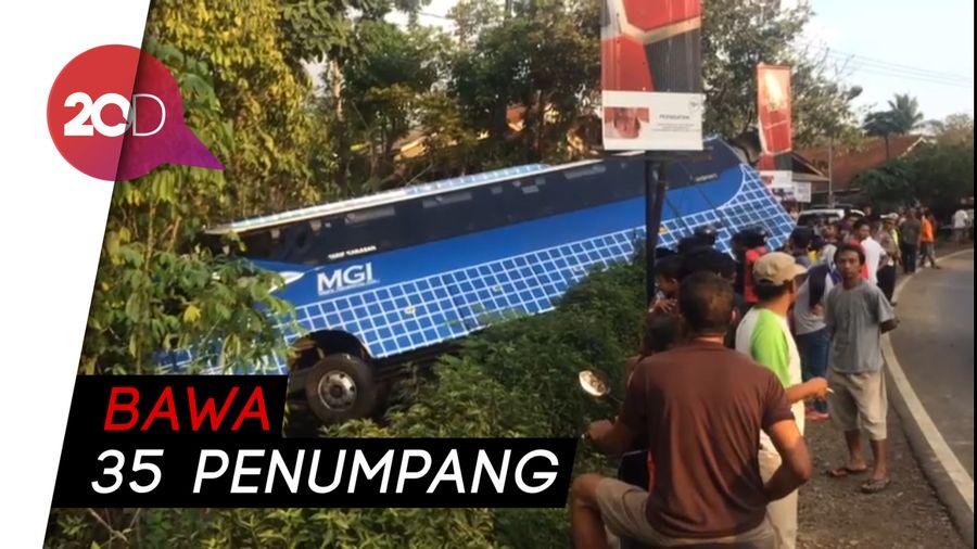 Bus Wisata Nyungsep ke Jurang di Jalan Raya Ciamis