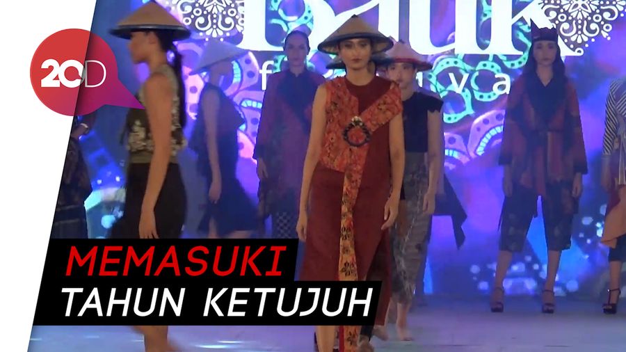 Semarak Batik Blarak Sempal di Banyuwangi Batik Festival 2019